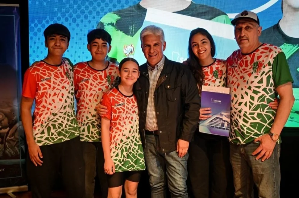 Deporte infantojuvenil: el Gobierno entregó financiamientos a otros 18 clubes.
