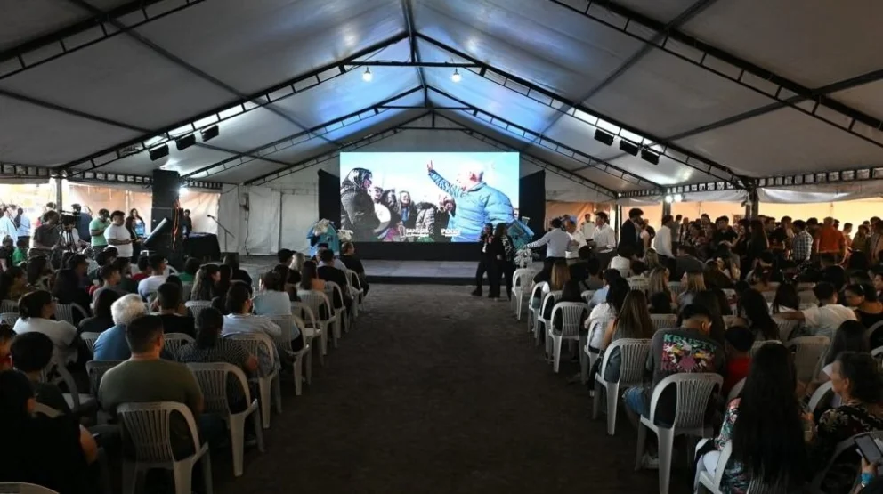 Casa nueva, corazón contento: a partir de hoy, 172 familias de San Luis duermen en sus casas propias 

