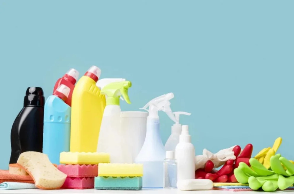 La Anmat prohibió 12 productos de limpieza por fabricación irregular
