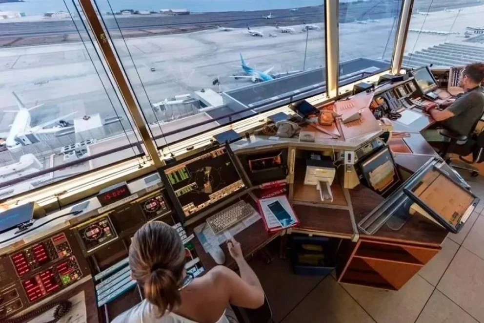 Comenzó el paro de controladores aéreos