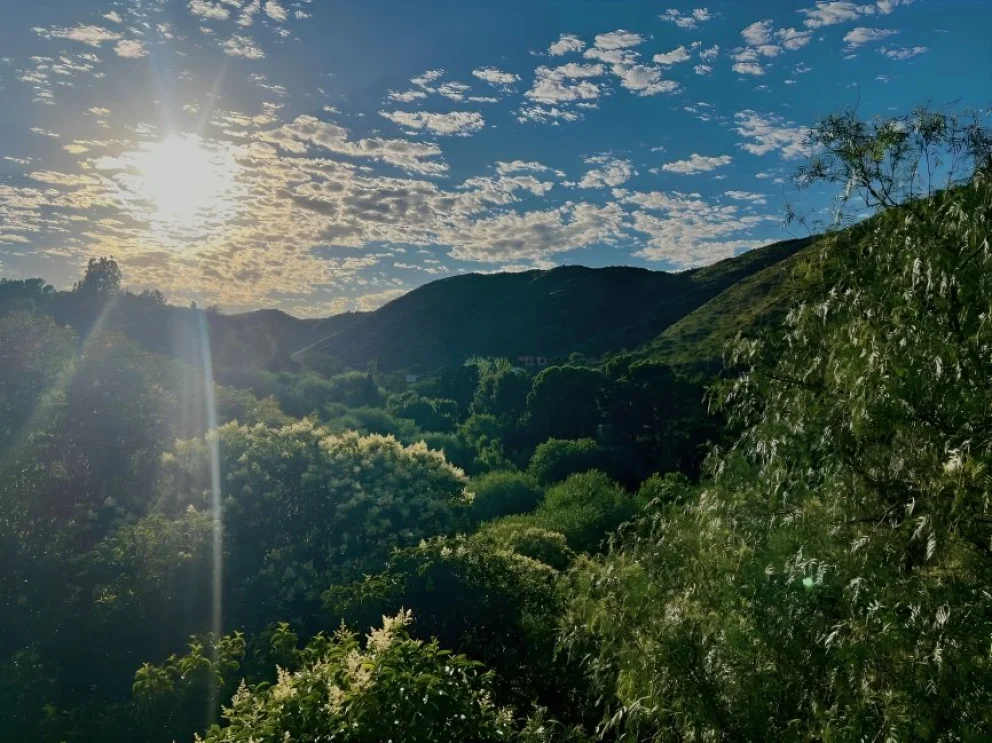 El sol calentará fuerte el último día hábil de la semana, dando paso a un fin de semana lluvioso.
