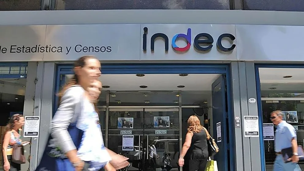 El índice de salarios informado por el Instituto Nacional de Estadística y Censos (INDEC) arrojó, octubre, una suba de 2,5% mensual, quedando por encima del costo de vida de ese mes, que fue del 2,3%.
