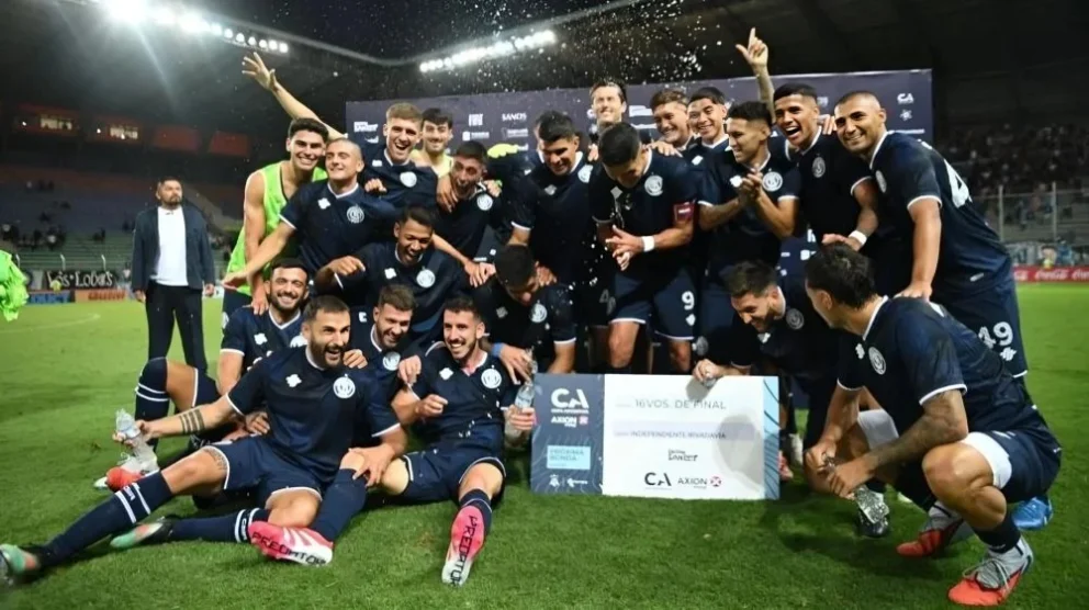 Copa Argentina: Independiente Rivadavia arrancó la defensa del título con un triunfo ante Estudiantes de Caseros
