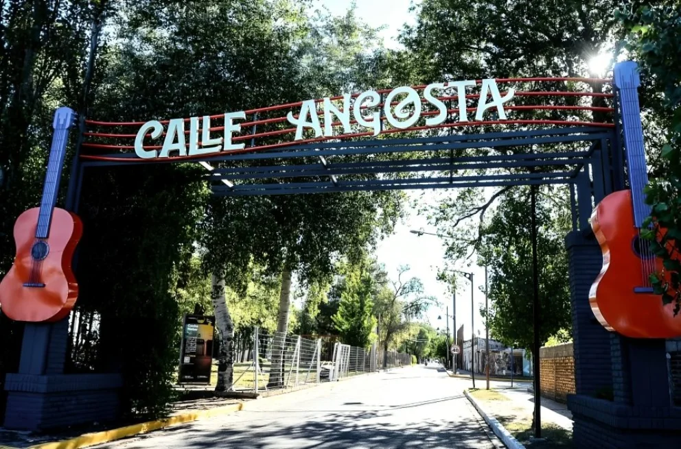37° Fiesta Nacional de la Calle Angosta; más de 40 puestos gastronómicos, 90 stands de artesanos y 150 de emprendedores