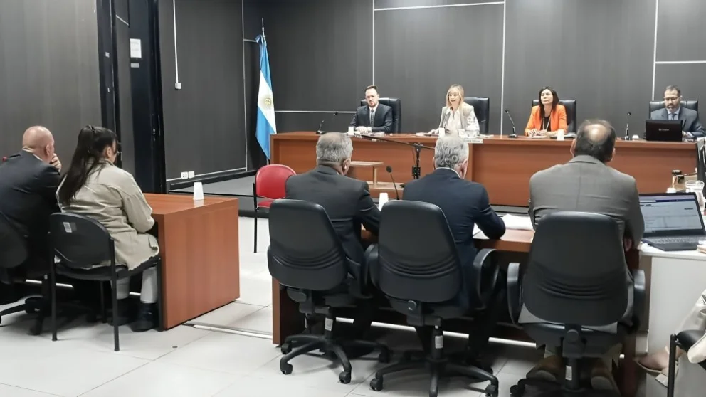 La madre de Maxi Chávez dijo que Brisa golpeó a su hijo varias veces, quiso quemarle la ropa y hasta le pegó a ella
