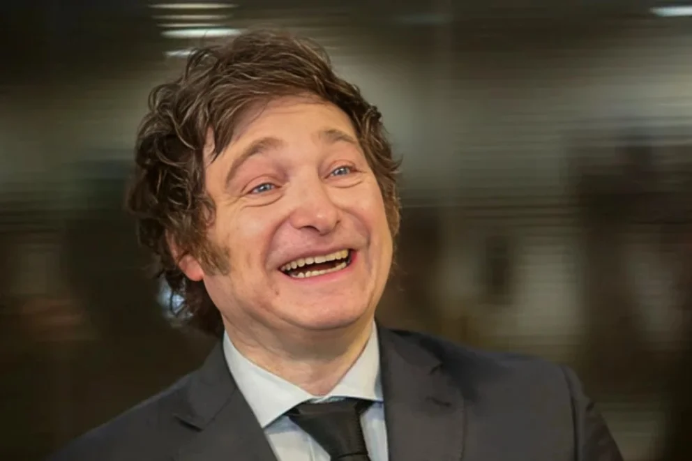 Javier Milei celebró la victoria en el Senado.
