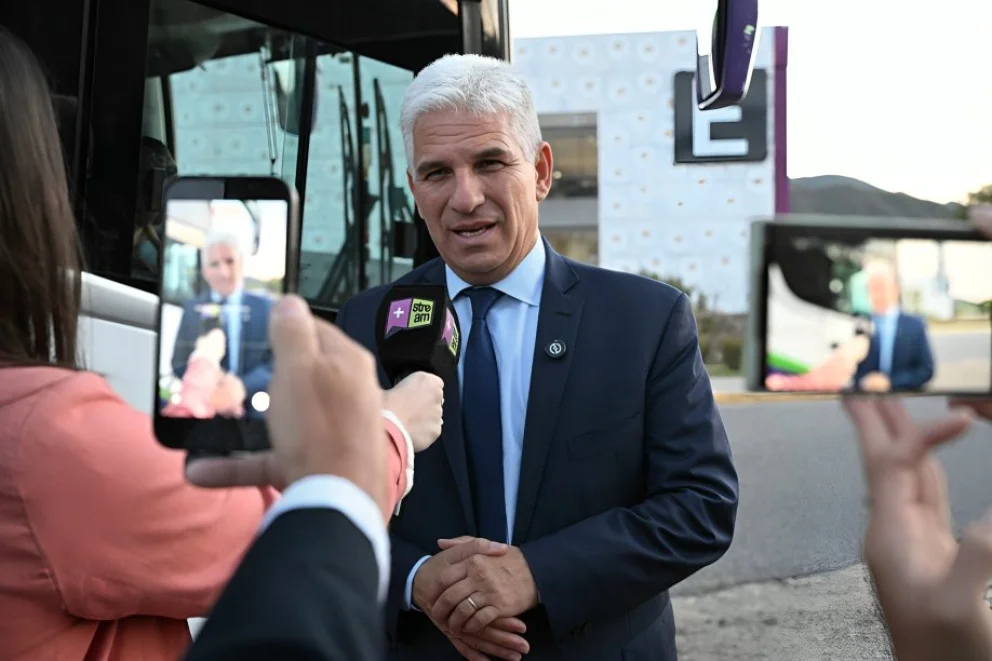 A las 7:10, desde Casa de Gobierno, el Gobernador partió rumbo al sur de San Luis
