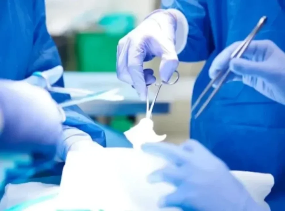 Le dejaron una gasa tras una cesárea y ahora tendrán que indemnizarla
