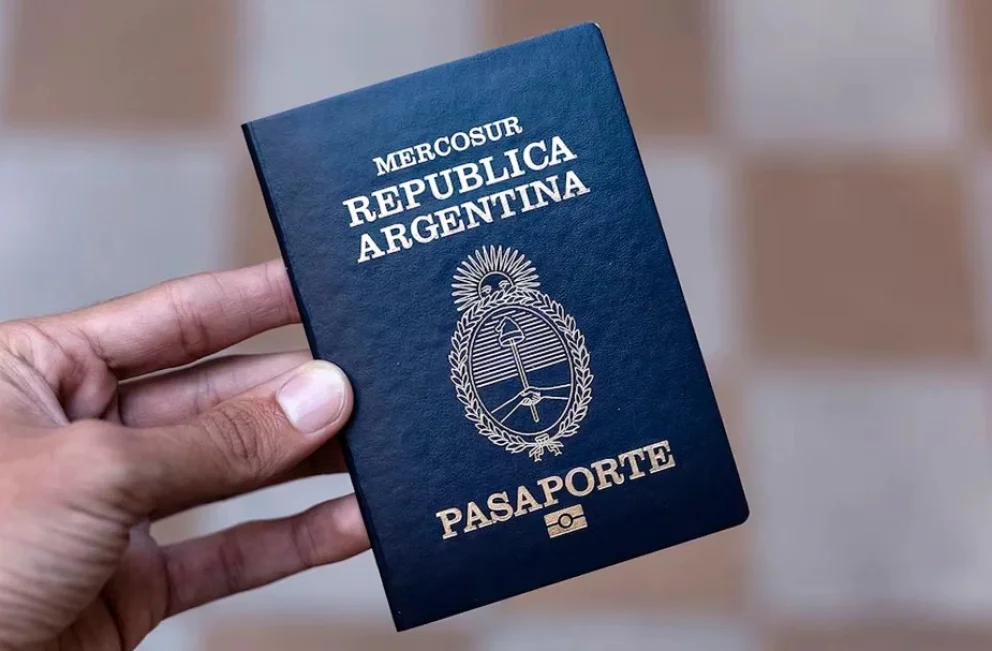 De acuerdo al nuevo cuadro tarifario, los nuevos ejemplares de los DNI —ya sea por cambio de domicilio, rectificación de datos o adopción— costarán $10.000.
