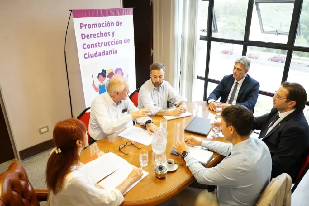 Estafas virtuales: la Defensoría del Pueblo y el Banco Nación avanzan en un protocolo para asistir a los damnificados
