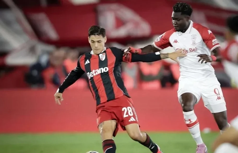 River Plate venció 2-1 a Huracán en el debut del Chacho Coudet
