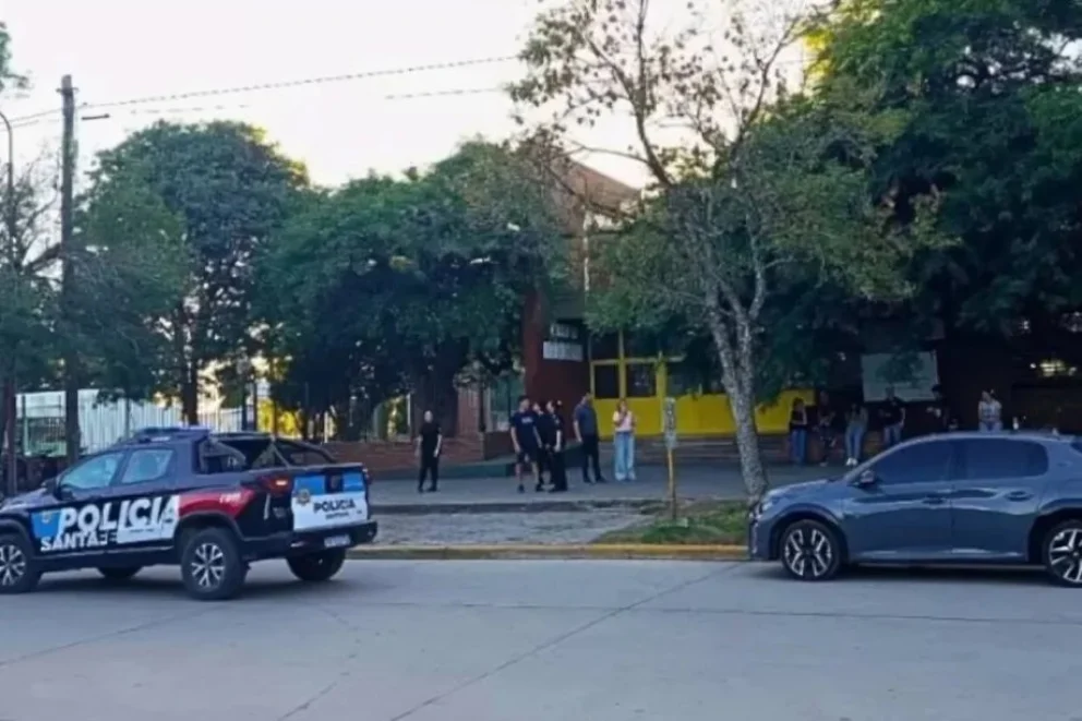 Horror en Santa Fe: un alumno fue armado al colegio y mató a un compañero
