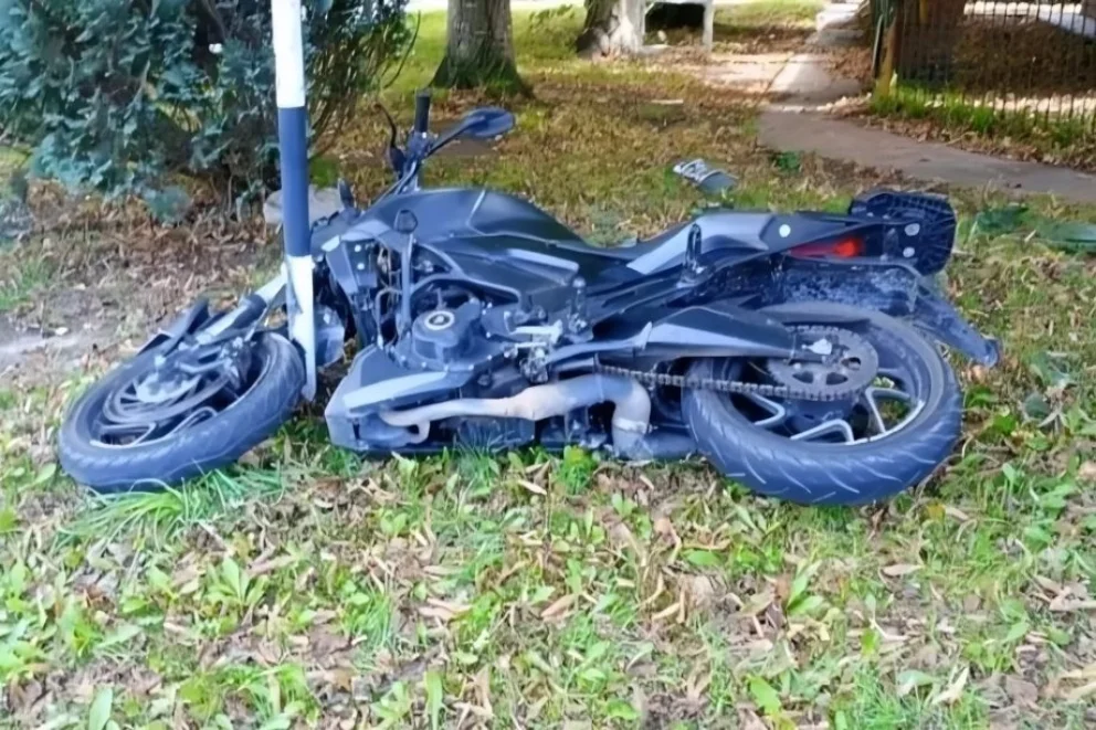 En Mar del Plata, robó una moto, escapó de la policía y chocó: le amputaron la pierna
