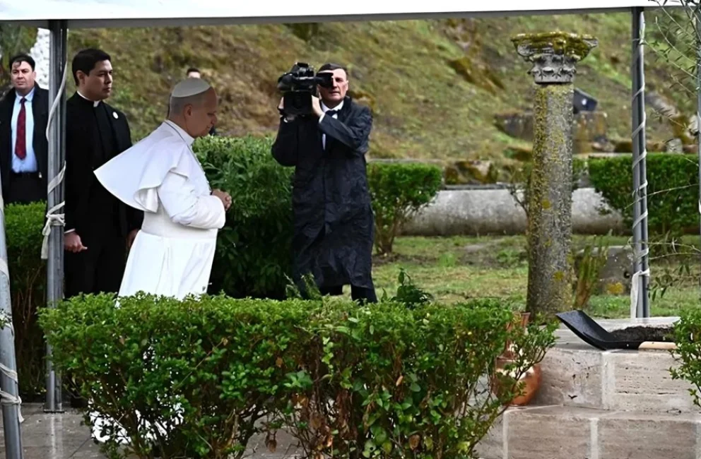 El papa, desde Argelia: Dios "no está con los prepotentes y los soberbios"
