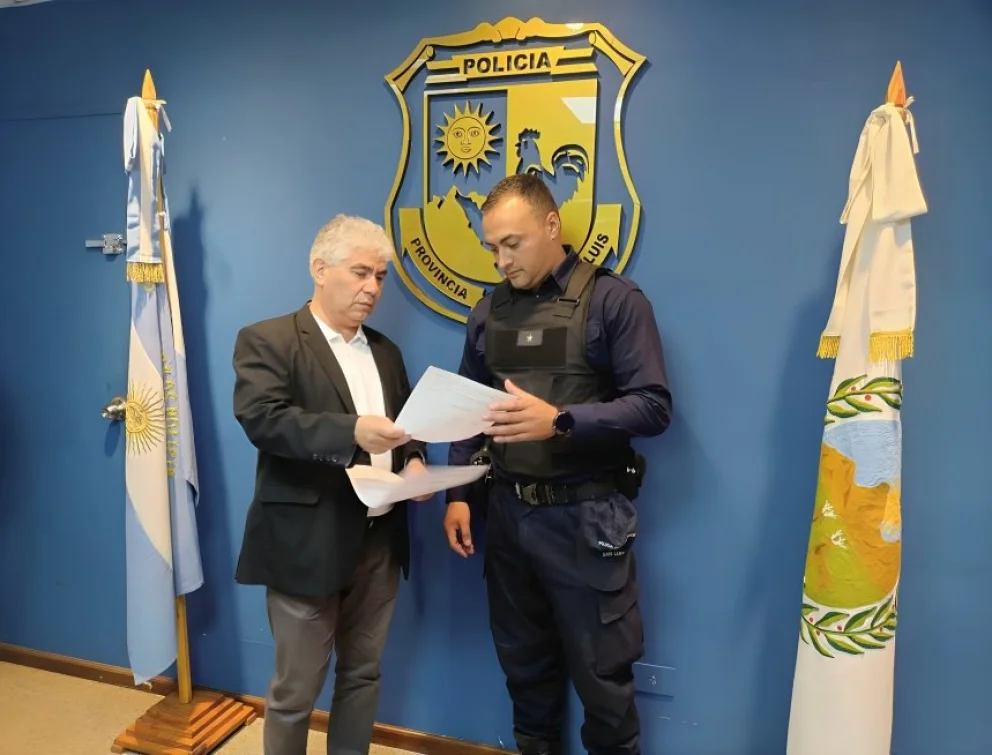 Reconocieron a policías que le salvaron la vida a un ciudadano
