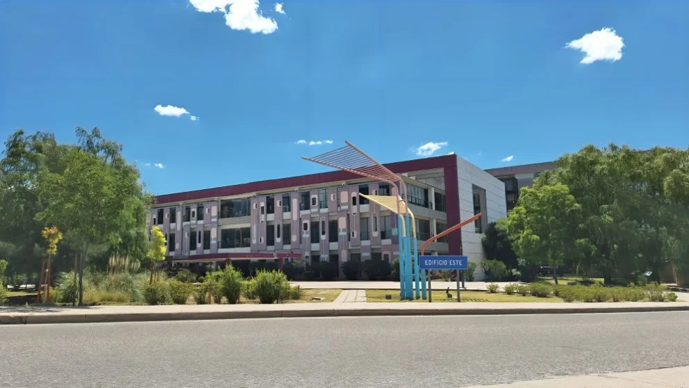 El Gobierno retiró estampillas a 34 alumnos y evalúa más casos: amenazas, bullying y armas blancas
