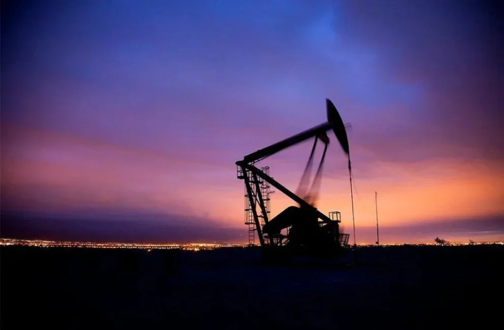 El petróleo trepa hasta los US$110 ante falta de acuerdo entre EEUU e Irán y la salida de Emiratos de la OPEP
