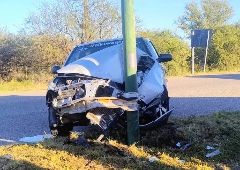 La Punta: un hombre resultó herido tras un fuerte accidente en la Autopista 25 de Mayo

