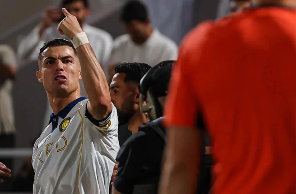 Arabia Saudita: el gesto inapropiado de Cristiano Ronaldo ante los gritos de "¡Messi, Messi!"
