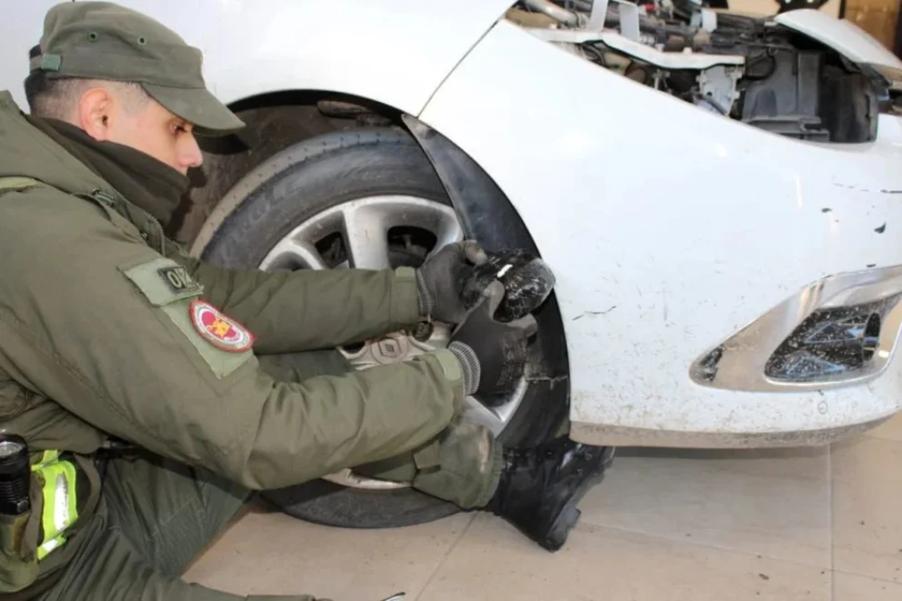 Viajaba hacia San Luis con droga escondida en el auto y fue detenido en Tucumán
