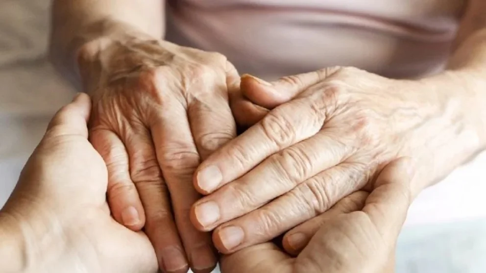 ¿Qué es la enfermedad de Parkinson que padecía el Indio Solari?

