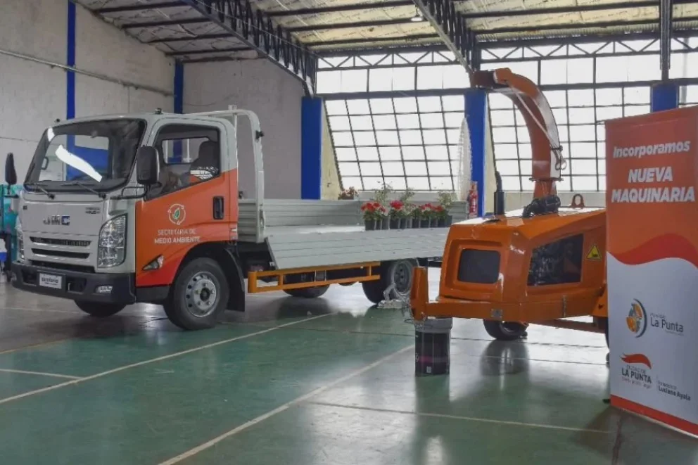 La Punta incorporó un camión y una máquina chipeadora para optimizar los servicios
