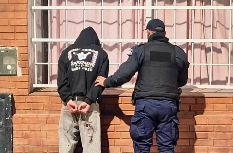 Un joven sufrió una grave lesión en la mandíbula tras una pelea en el centro de San Luis
