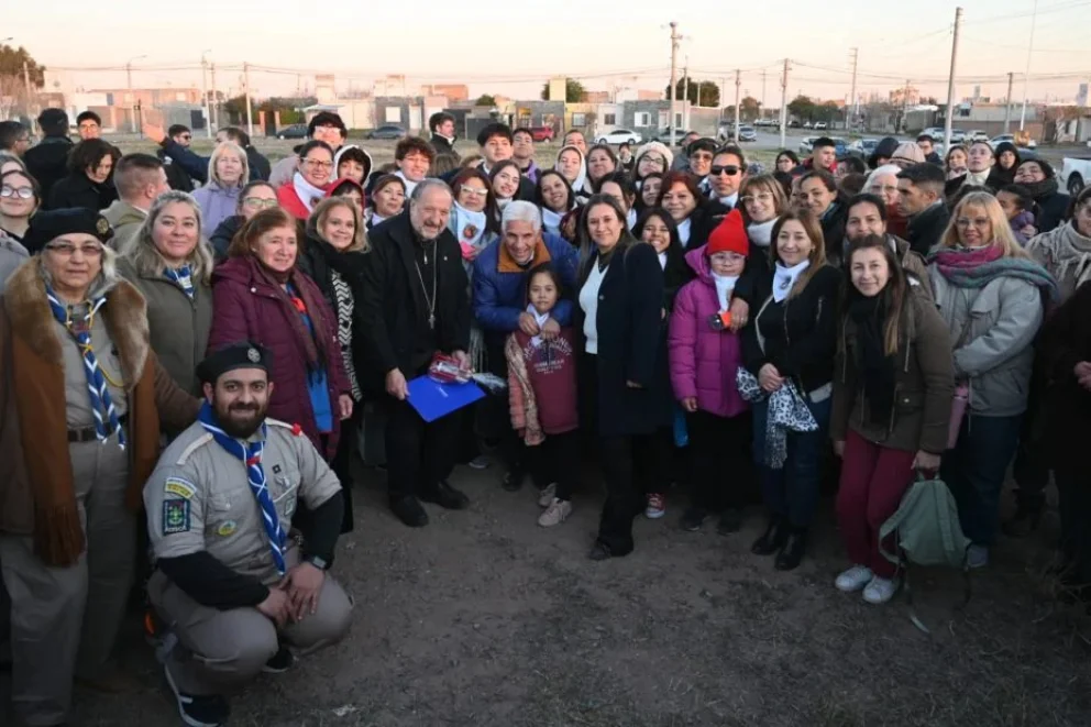De dar catequesis bajo los árboles a soñar con la Iglesia propia