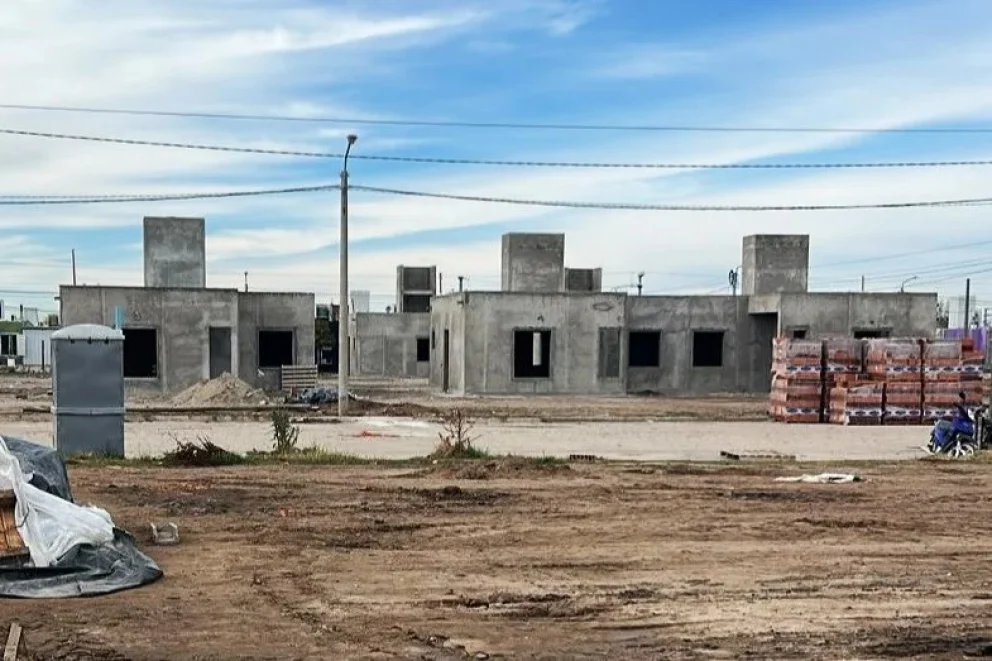 Las 294 viviendas que se construyen en Villa Mercedes suman avances de infraestructura e instalaciones

