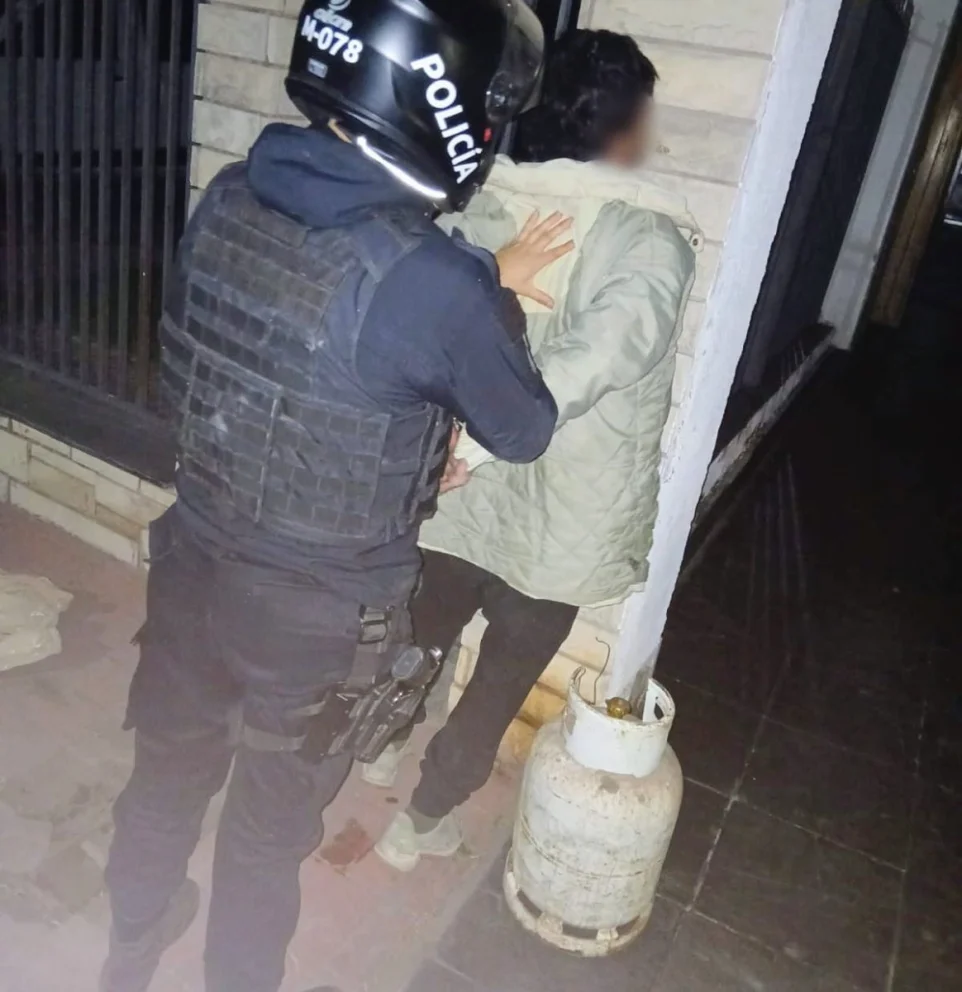 San Luis: demoraron a dos hombres que trasladaban una garrafa de dudosa procedencia