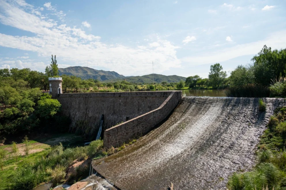 Se viene un martes ventoso con máximas de 15°C
