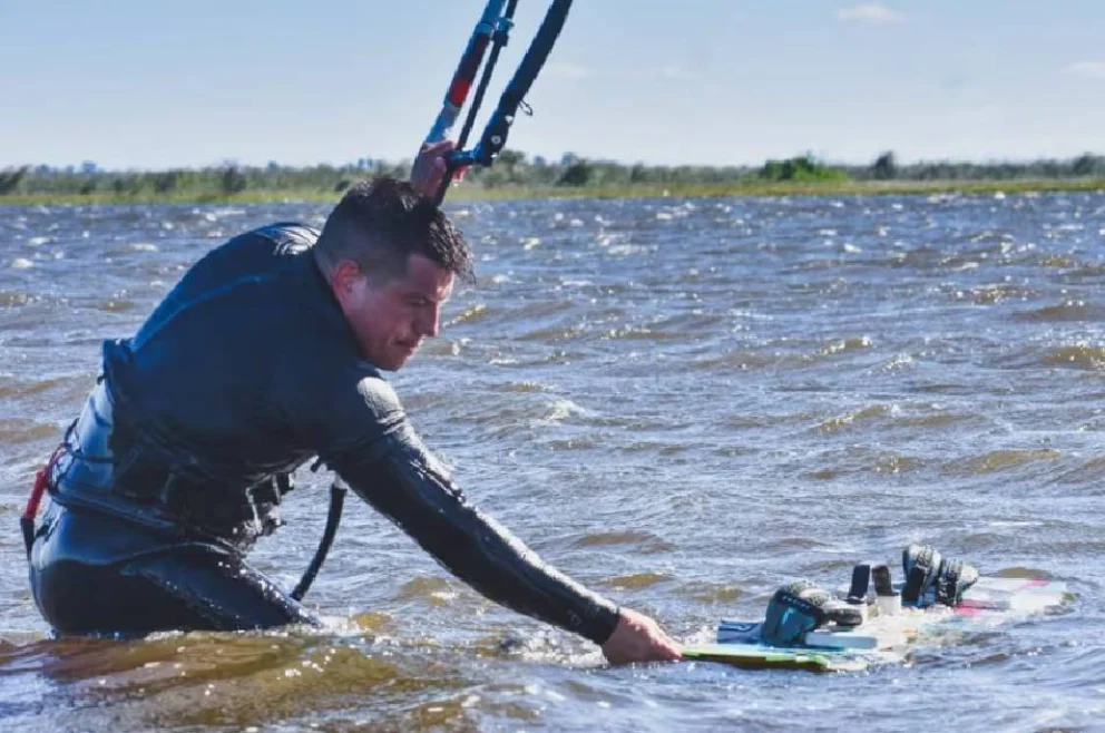 Murió un instructor de kitesurf en Santa Fe: su novia grabó el accidente fatal
