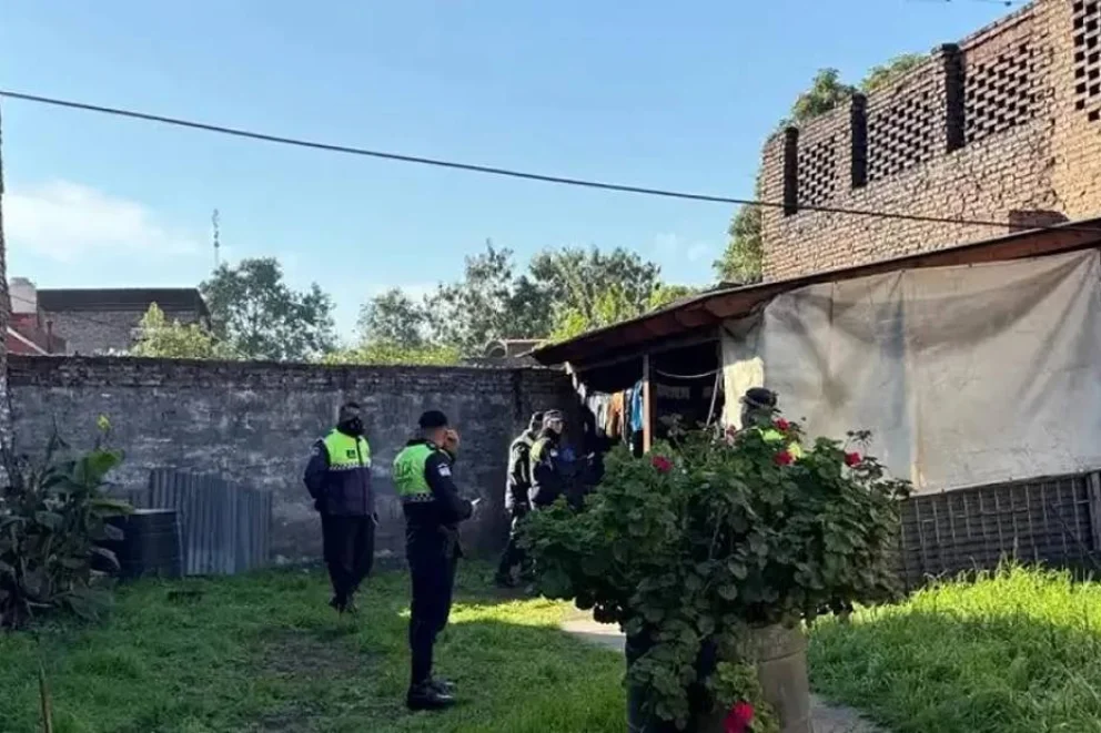 Horror en Tucumán: cumplía prisión domiciliaria, mató a su hijo de ocho años y luego se suicidó
