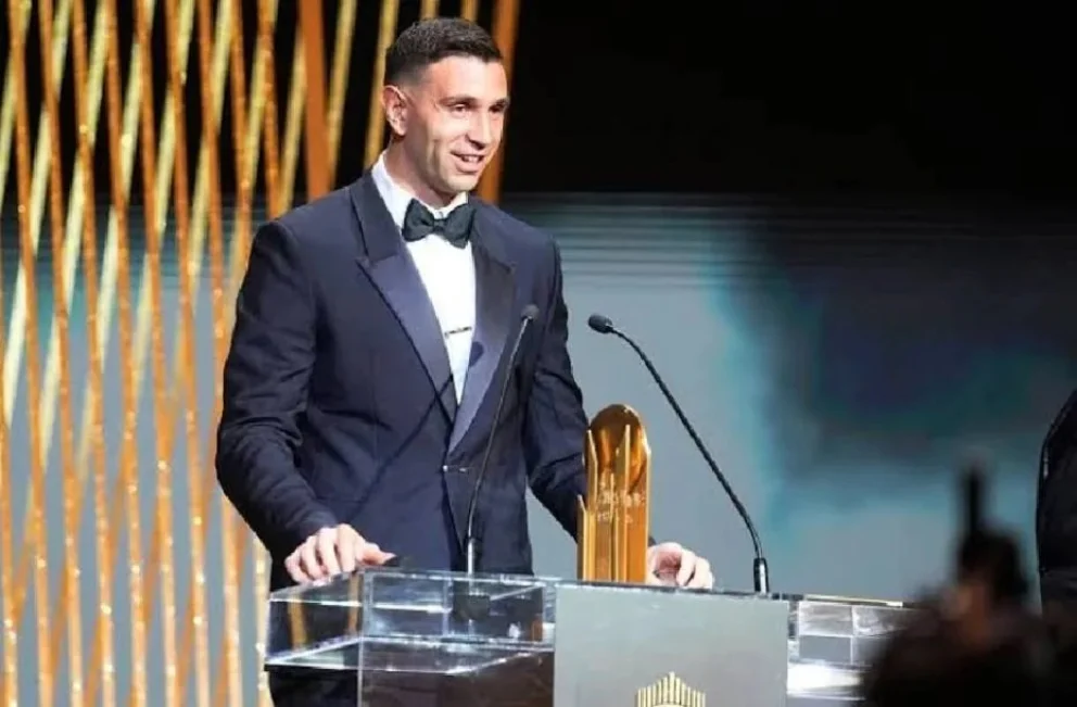 El “Dibu” Martínez fue nominado al trofeo Yashin a mejor arquero del mundo
