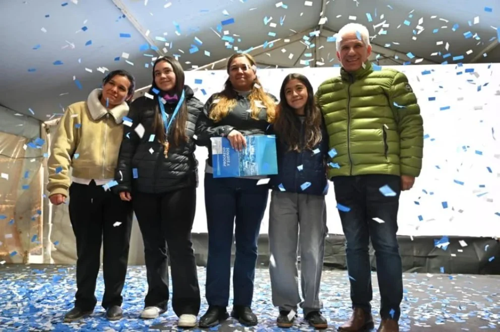 Poggi inicia una nueva gira por Talita y Cortaderas: entregará viviendas e impulsará obras en una escuela
