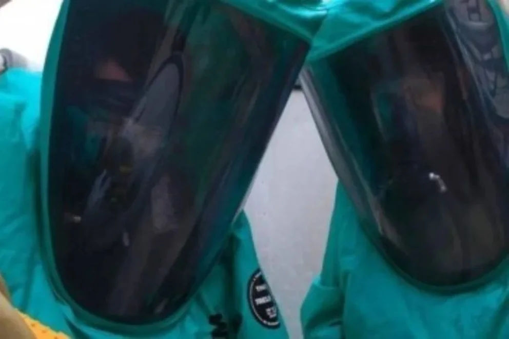 Alerta en Rusia: murió una científica tras un accidente con bacterias y hay al menos 200 personas aisladas
