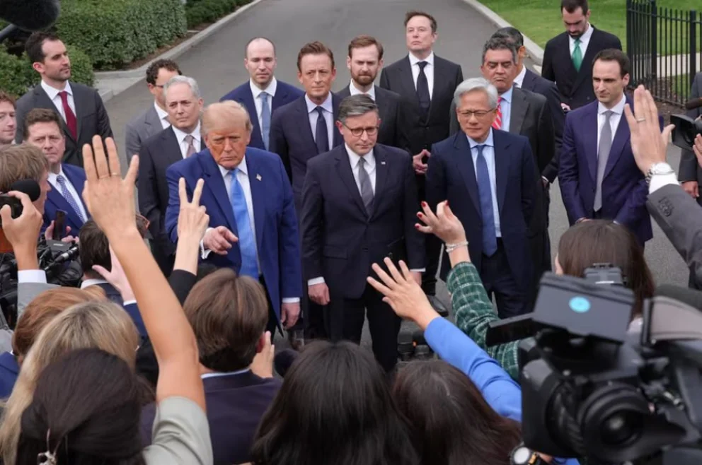 Fundadores de empresas de IA y capitalistas de riesgo celebran exhorto de Trump a la autorregulación
