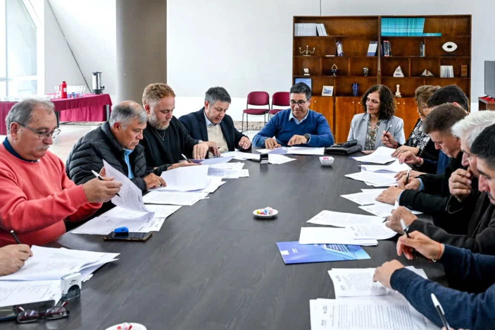 El Gobierno y 14 municipios invertirán más de $1.500 millones en obras públicas
