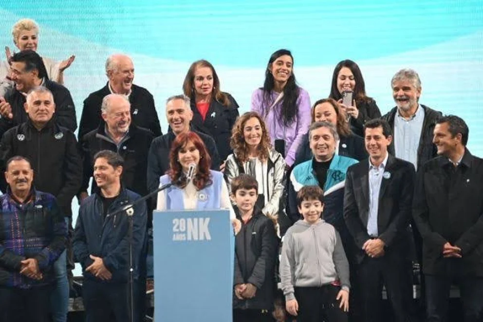 Cristina y Máximo Kirchner pidieron no asistir al juicio por asociación ilícita y lavado de dinero
